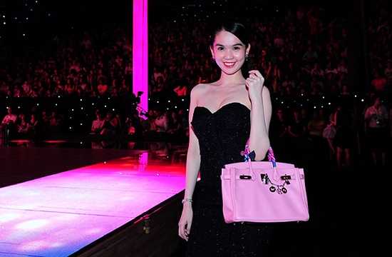 Cứ cho là những chiếc túi Hermes của Ngọc Trinh là hàng hiệu thật...