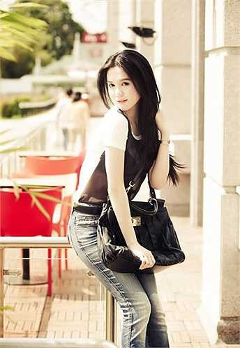 'Có đợt tôi bảo Trinh là có em người mẫu mới rất khó khăn, thế là Trinh cho cô người mẫu kia 500USD để chi tiêu'.