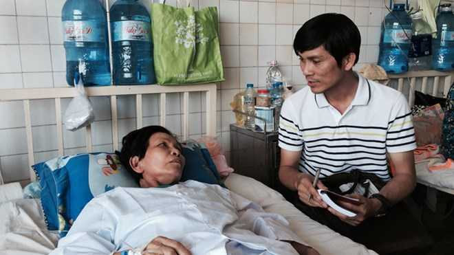 Bà Huỳnh Thị Như Đóa, mẹ của Thượng úy Lê Trung Thành- thuyền trưởng Tàu CSB 4033 tâm sự với PV