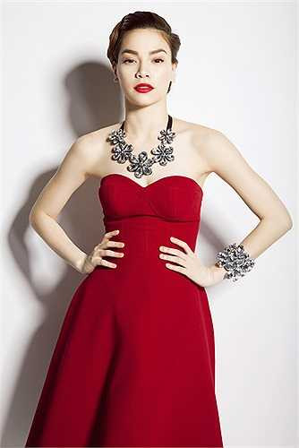 Người đẹp cũng rất ưa thích những trang phục xuyên thấu.