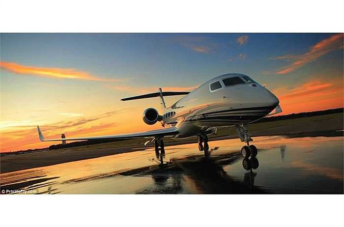 Gulfstream G650, máy bay tư nhân nhanh nhất thế giới, lần đầu tiên có mặt tại châu Âu. Giá một chiếc máy bay loại này là 67 triệu USD.
