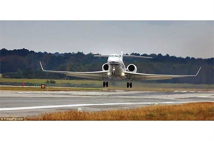 Máy bay đạt tốc độ kỷ lục trong hành trình từ New York tới Mumbai. G650 hoàn thành hành trình dài 12.508 trong vòng 13 giờ 49 phút.