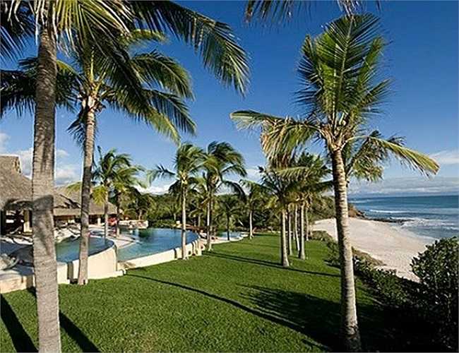 Casa Blanca Arena, Mexico, 127.000 USD/tuần vào mùa cao điểm có 7 phòng ngủ. Khu nghỉ mát nổi bật với sự phục vụ chăm sóc tận tình của nhân viên và cảnh đẹp của biển Hacienda thơ mộng. Khách sạn có 3 hồ bơi riêng ngoài trời và có đầy đủ các công nghệ thông tin như truyền hình vệ tinh… 