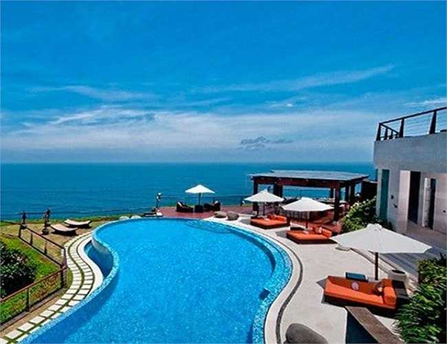 Edge ở Bali, Indonesia với 10 phòng ngủ và 103.600 USD/tuần. Biệt thự được quản lý bởi 1 quản gia chuyên nghiệp sẵn sàng đảm bảo các hoạt động vui chơi giải trí của du khách 