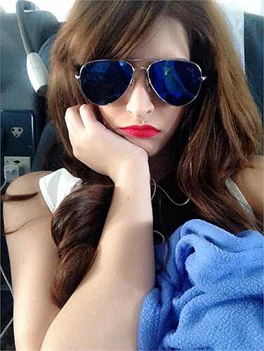 Andrea than vãn thiếu ngủ khi liên tục chạy show.