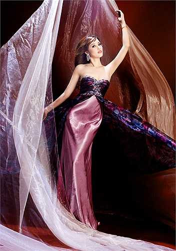 'Có lần, chị Kim Hồng đề nghị tôi về làm nhân viên văn phòng cho công ty chị nhưng tôi không đồng ý'.