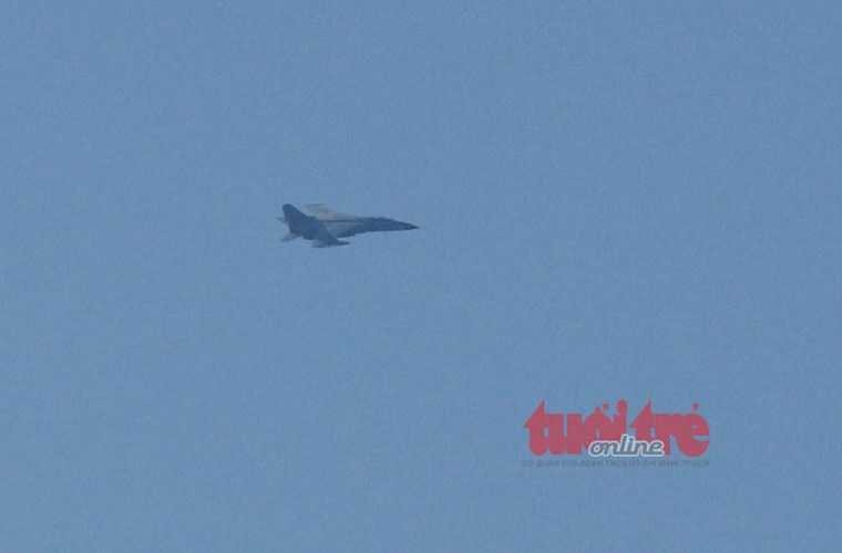 Trung Quốc cho máy bay chiến đấu lượn sát tàu Việt Nam