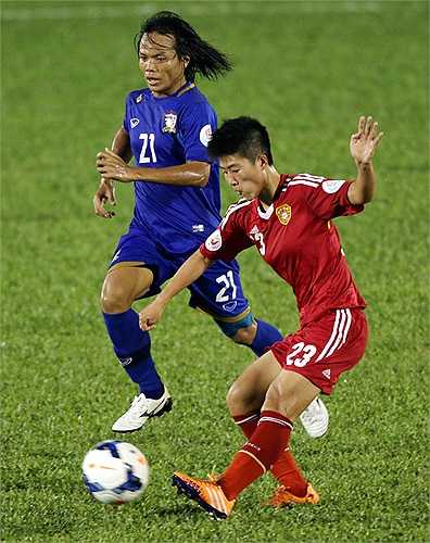 Kanjana Sung-Ngoen đã 32 tuổi nhưng vẫn là cầu thủ không thể thay thế ở ĐT Thái Lan. Tiền vệ được ví như Thonglao này là máy phân phối bóng cho đồng đội.