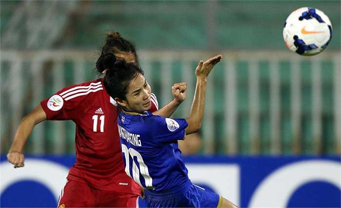 Một cái tên đáng chú ý khác trong màu áo đội bóng xứ chùa Vàng là Sunisa Srangthaisong.