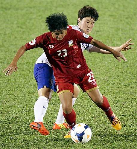 Nisa Romyen sinh năm 1988 và đang ở đội chín của sự nghiệp.