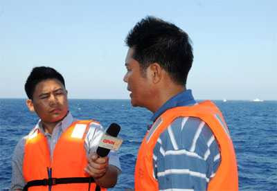  Ông Vũ Văn Tạo, Biên đội Kiểm ngư 4 nhắn gửi với đất liền.