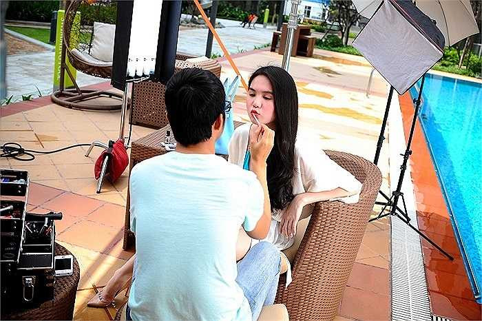 Nét tươi tắn của Ngọc Trinh trong một buổi chụp hình bikini.