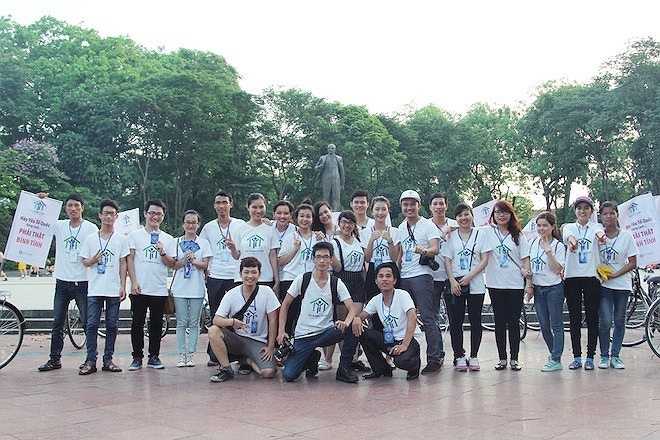 Mỗi chúng ta 'hãy yêu nước đúng pháp luật, có một trái tim nóng nhưng cũng cần một cái đầu lạnh' - đó là thông điệp được đưa ra trong chương trình lần này.