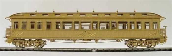 Trong 16 toa tàu có một toa dùng để chứa kiệu mà hằng ngày Từ Hy vẫn ngồi. Khi ra ngoài, kiệu của bà luôn có 16 người khiêng. Dù là tới bất kỳ nơi nào xa xôi, bà vẫn duy trì thói quen ngồi kiệu xa xỉ.