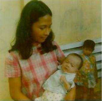 Người phụ nữ đăng tin tìm cha mẹ người Việt Nam