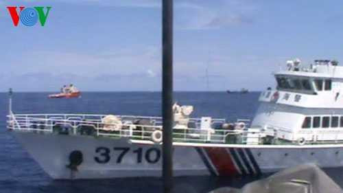 Tàu Hải cảnh Trung Quốc luôn bám sát, cản trở tàu Cảnh sát biển Việt Nam 4033 thực hiện nhiệm vụ