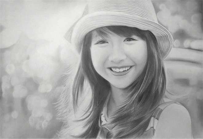 Ngoài ra, Phượng cũng vẽ hot girl Quỳnh Anh Shyn. Bức tranh đạt giải nhì trong cuộc thi do hot girl này tổ chức vào dịp Tết Nguyên đán 2014.