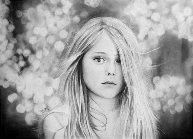 Cô cho biết, truyền thần là thể loại đã có ở Việt Nam từ lâu nhưng không phổ biến và hiếm có lớp vẽ bài bản. Tất cả kiến thức cô có được do tự tìm hiểu, học hỏi trên mạng. Mỗi bức tranh vẽ, Phượng mất từ 4-8 tiếng để hoàn thành. 