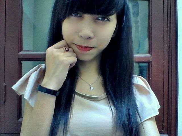 Sau khi tốt nghiệp đại học, Nguyễn Phượng mong muốn trở thành nhà thiết kế đồ họa giỏi. Vẽ tranh truyền thần đối với cô chỉ là thú vui để thỏa mãn niềm đam mê và giải trí sau những giờ học căng thẳng.