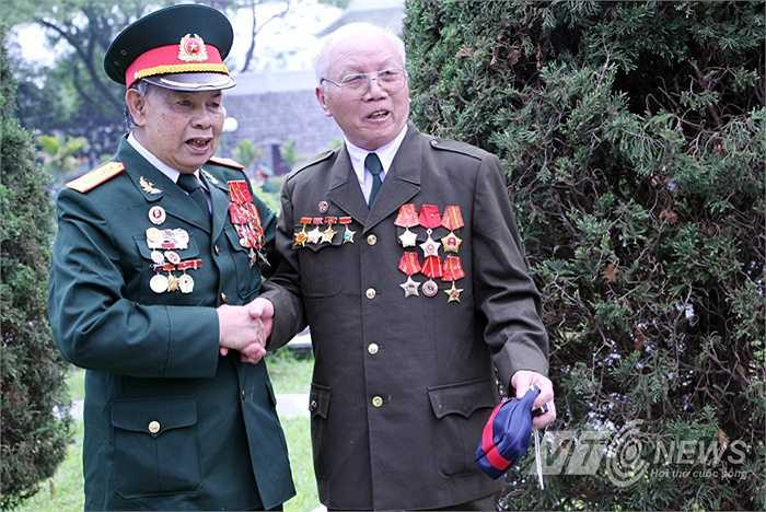 Tình cờ những cựu binh năm xưa gặp lại nhau...