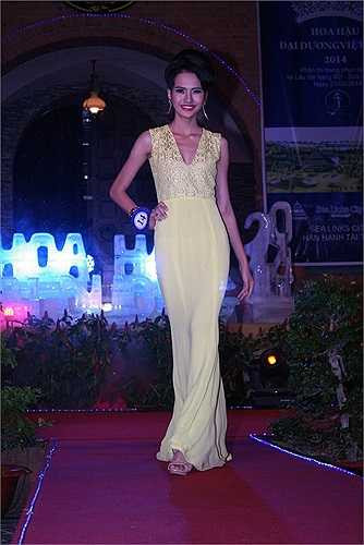 ... đến phong cách trang điểm và làm tóc sao cho phù hợp với trang phục.