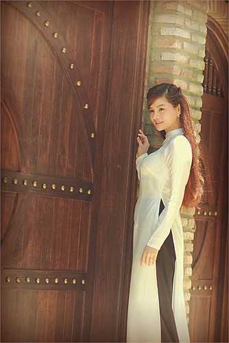 Bộ ảnh này được Vũ Thu Phương chụp ngay tại nhà hàng do chính mình làm chủ.