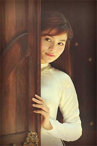 Cô hoá thân hoàn hảo vào hình ảnh người phụ nữ Việt xưa.