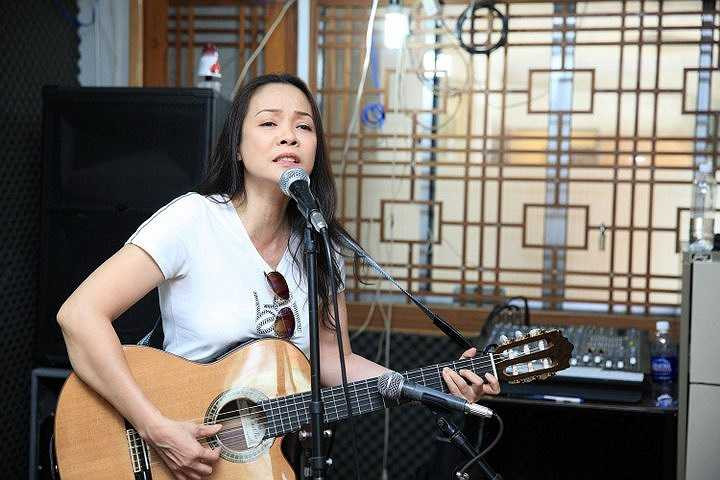 Thanh Thúy sẽ lại rất ngọt ngào, đằm thắm trong những tình khúc Ngưu lang Chức nữ và Nếu hai đứa mình.