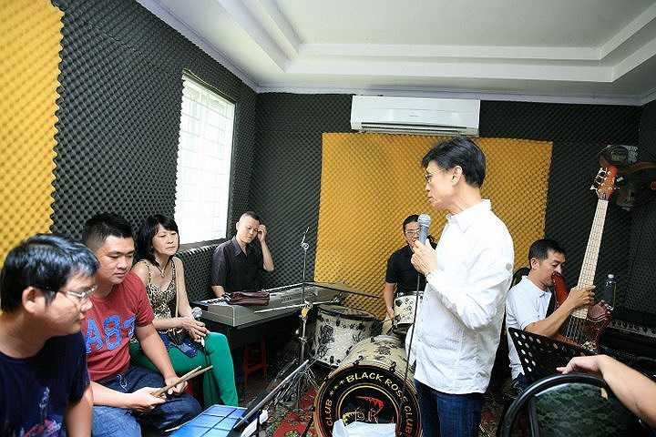 Tất cả tác phẩm của Ngô Thụy Miên đều là những bài tình bởi ông cho rằng 'Tôi viết tình ca vì thấy thích hợp với con người, với cá tính của mình và cũng vì tình yêu mãi mãi vẫn là một đề tài muôn thuở cho người sáng tác'.