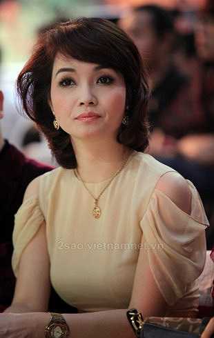 Cùng nhìn những hình ảnh sến sẩm của Mai Thu Huyền: