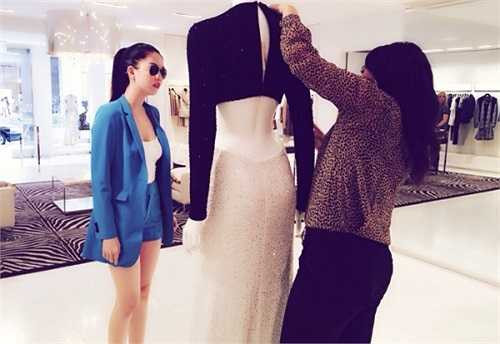 Chắc chắn ai cũng nhớ vụ lùm xùm hoa hậu ao làng của Ngọc Trinh.