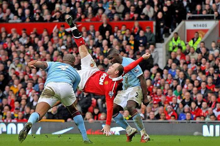 Mùa giải 2010-2011, Rooeny tiếp tục bùng nổ, trong đó có cú ngả bàn đèn vô cùng nổi tiếng vào lưới Man City tháng 2/2011