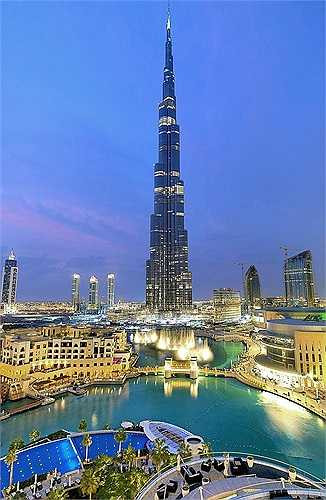 Hình ảnh lung linh của Burj Khalifa lúc chạng vạng. 