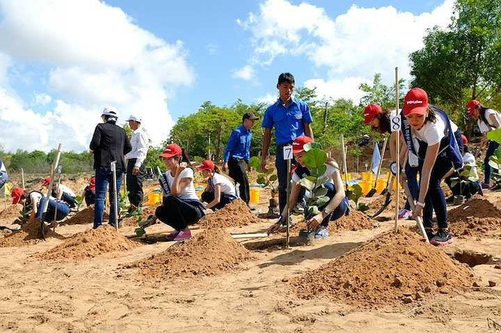 Trong các hoạt động ngoài trời của thí sinh Hoa hậu Đại Dương luôn chú trọng quảng bá Môi trường và cuộc sống nhân văn hơn. 
