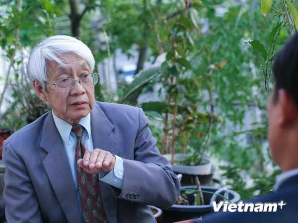 Tiến sỹ Tạ Văn Tài, luật sư, cựu giảng viên Trường Luật Harvard thuộc Đại học Harvard. (Ảnh: Quang Tuyến-Lê Dương/Vietnam+)