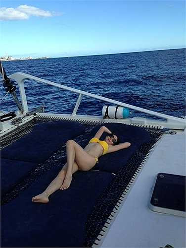 Tóc Tiên luôn dành thời gian rảnh rỗi để tận hưởng những kỳ nghỉ với biển xanh và nắng vàng.