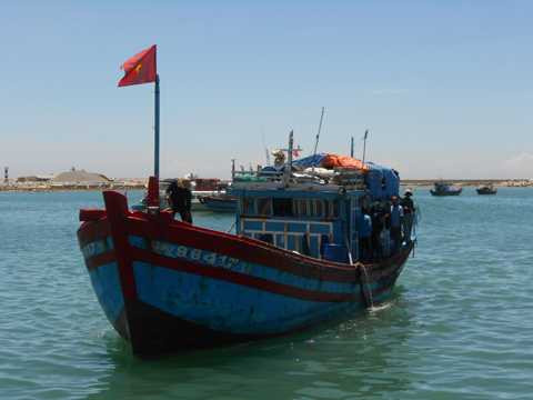 Ngư dân, Hoàng Sa, tàu cá, Trung Quốc, tấ công, cướp, Việt Nam