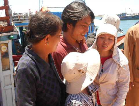 Ngư dân, Hoàng Sa, tàu cá, Trung Quốc, tấ công, cướp, Việt Nam