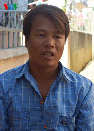 Ngư dân Nguyễn Chí khẳng định sự kiên quyết bám biển của mình cũng như những ngư dân khác của đảo