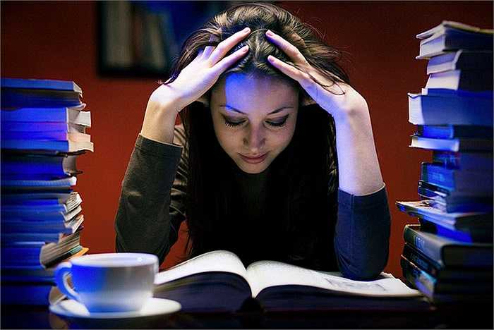 Do tính chất nghề nghiệp đặc thù nên nhiều người thường phải thức khuya để làm việc, và đa phần họ là những người lao động trí óc. 
