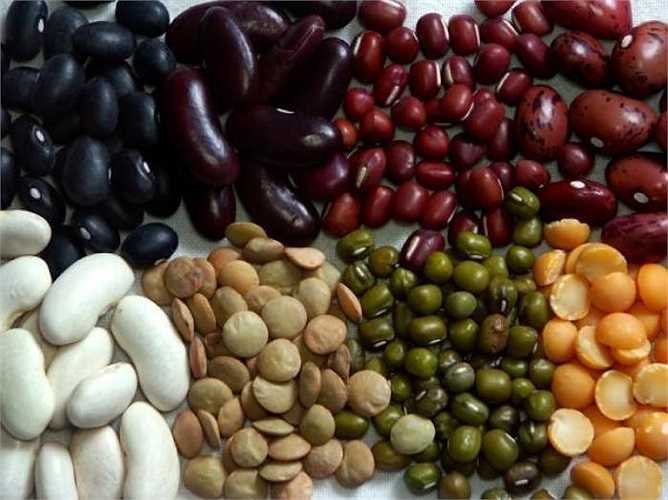 Khi thức đêm bạn cần protein. Các loại hạt chứa rất nhiều chất xơ, nên bạn sẽ cảm thấy no khi bạn thức dậy vào buổi sáng. Các loại đậu hạt cũng giúp đỡ trong việc điều chỉnh lượng đường trong máu.