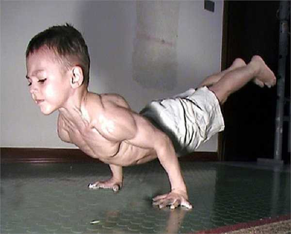 Tính tới năm 2014, hai anh em có thể thực hiện được nhiều động tác khó, đặc biệt ấn tượng nhất là màn giữ cơ thể thăng bằng vuông góc 90 độ trên cột dựng đứng của cậu anh lớn Giuliano