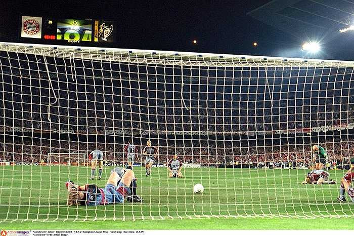 Bayern Munich suy sụp chỉ trong vòng 100 giây ngắn ngủi