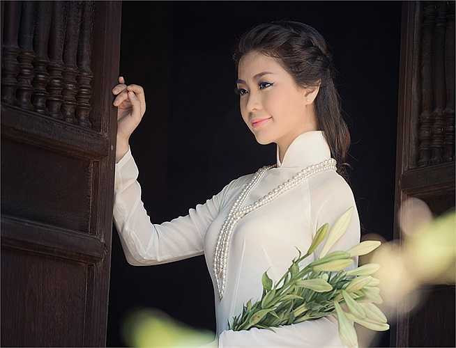 Sau đó không lâu, cô gái xinh đẹp tiếp tục đăng quang ngôi vị Nữ hoàng cafe.