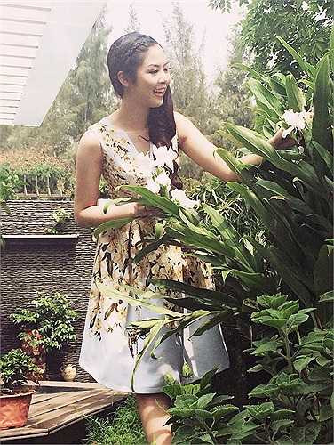 Hoa hậu Việt Nam giản dị và xinh đẹp.