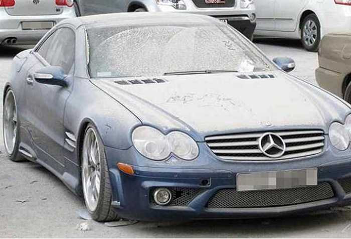 Mercedes-Benz cũng chung tình trạng bị bỏ rơi.