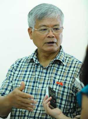 Nóng sáng 28/5: Ong bám biển và ‘ong ve’ ở Hoàng Sa