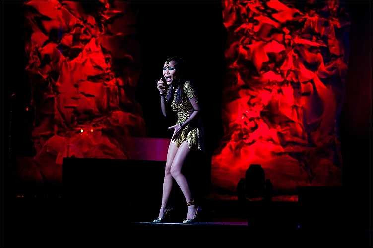 Có thể ví cô như một Đàm Vĩnh Hưng phiên bản nữ nữ ở khả năng biến hóa đa dạng trong âm nhạc và sức hút lớn với công chúng.