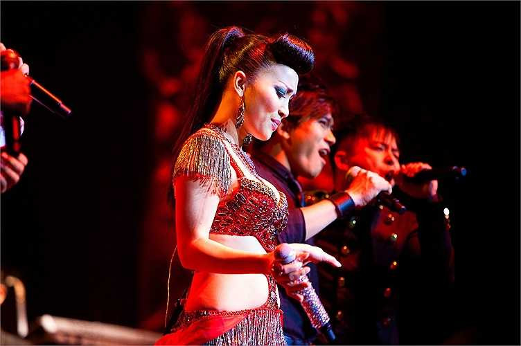 Hiện nay, cô là một trong những giọng hát đắt sô nhất tại thị trường ca nhạc hải ngoại, với những tour diễn liên tục, kéo dài qua nhiều thành phố tại Mỹ và nhiều nước khác. 