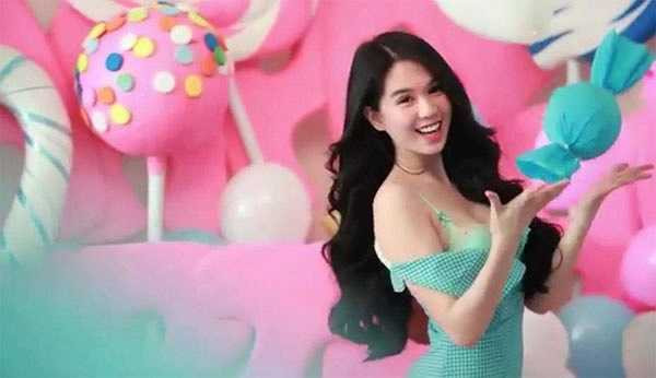 Cái tên Ngọc Trinh tạo nên sức hút cho chương trình đình đám của ông bầu Vũ Khắc Tiệp.